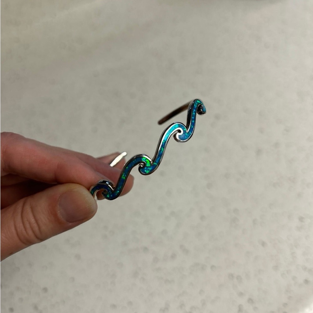 Wave bracelet